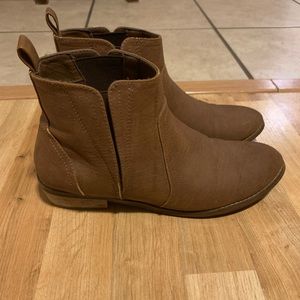 Harlow ankle boots